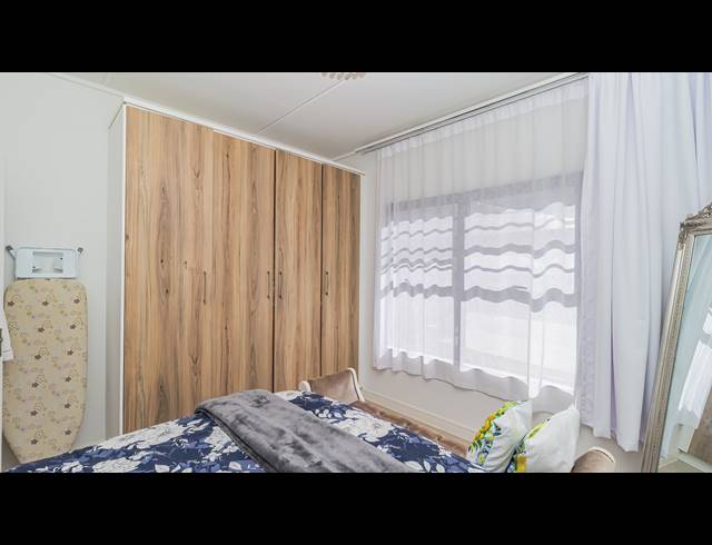 3 BEDROOM APARTMENT FOR SALE IN SANDOWN
